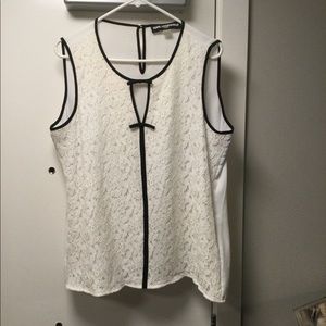 Karl Lagerfield top size XL